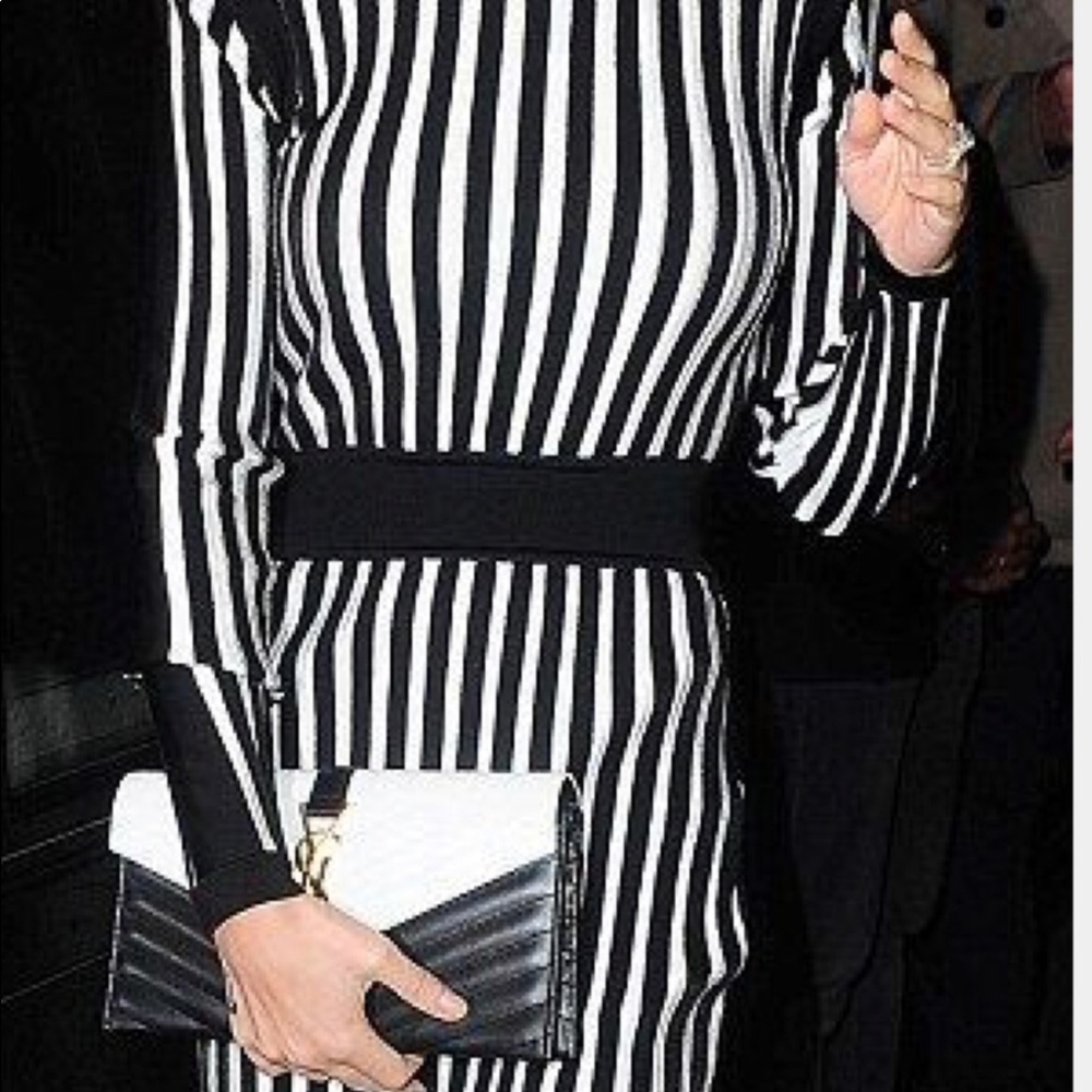 🚨SOLD🚨 Saint Laurent Envelope Purse - Picture 7 of 8